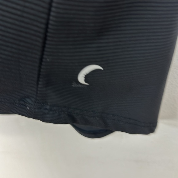 Zyia Active Black V-Neck Mini Stripes Tee Shirt Sz M - Picture 5 of 6